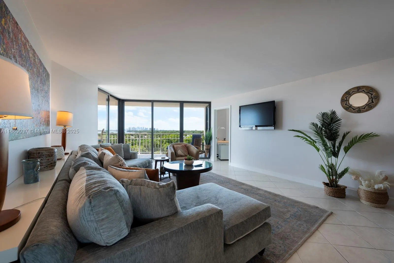1000 NE Quayside Ter, #804