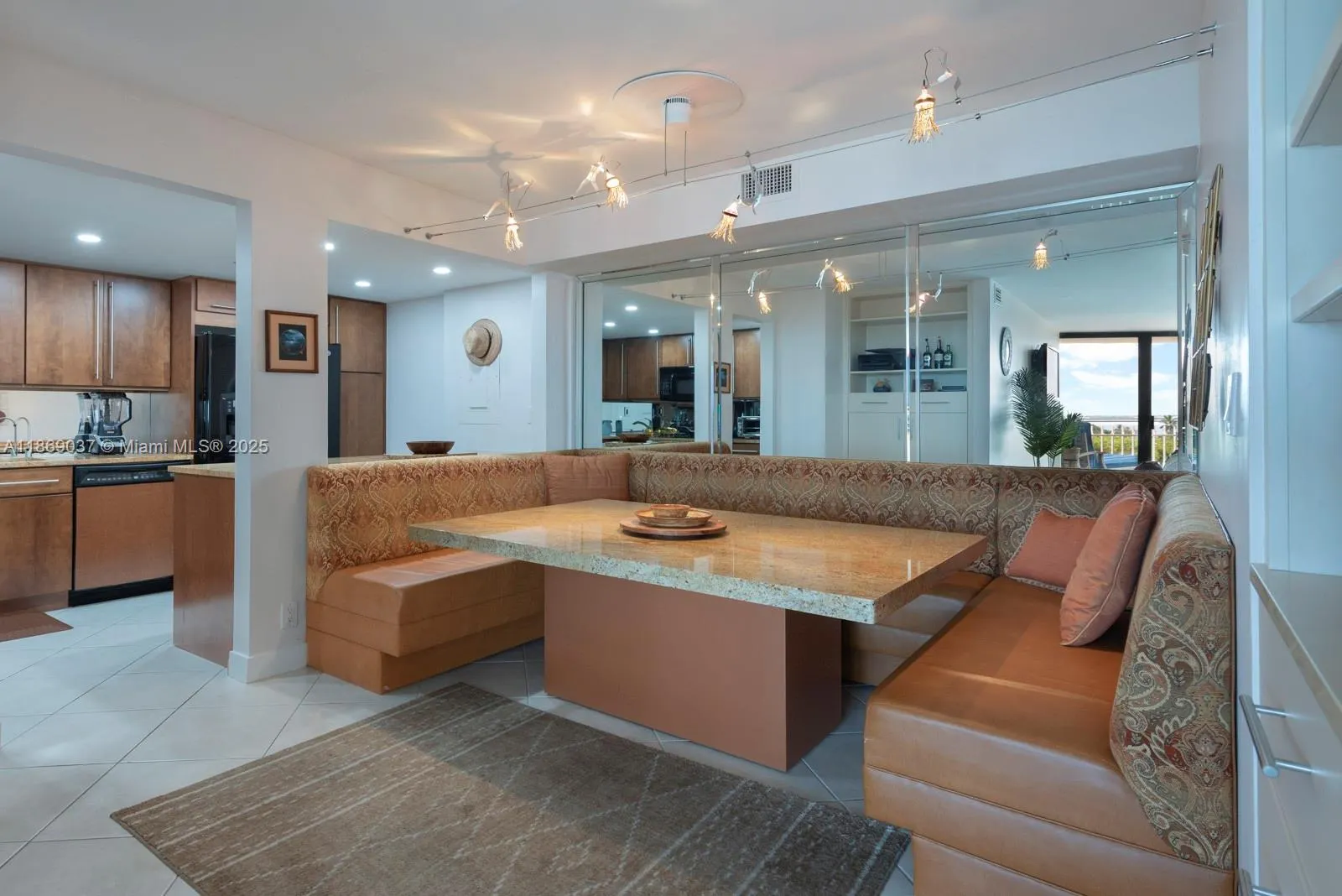 1000 NE Quayside Ter, #804