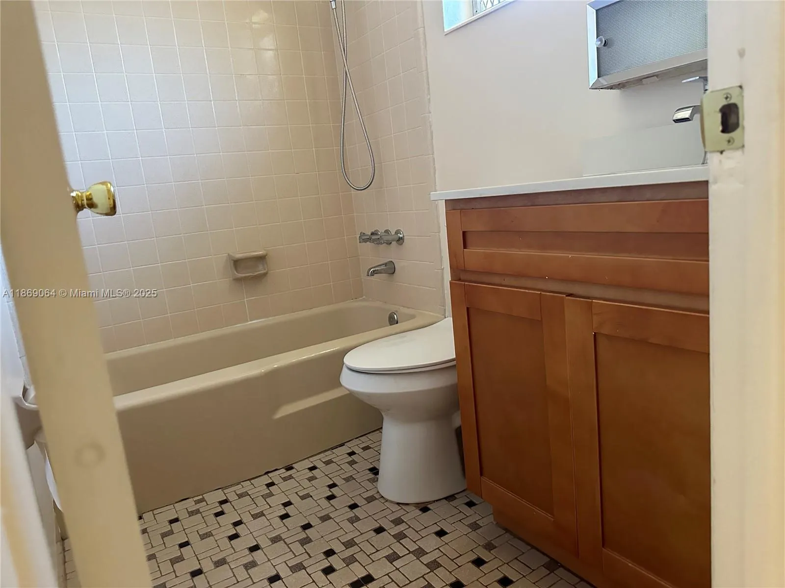 716 SE 16th St, #2