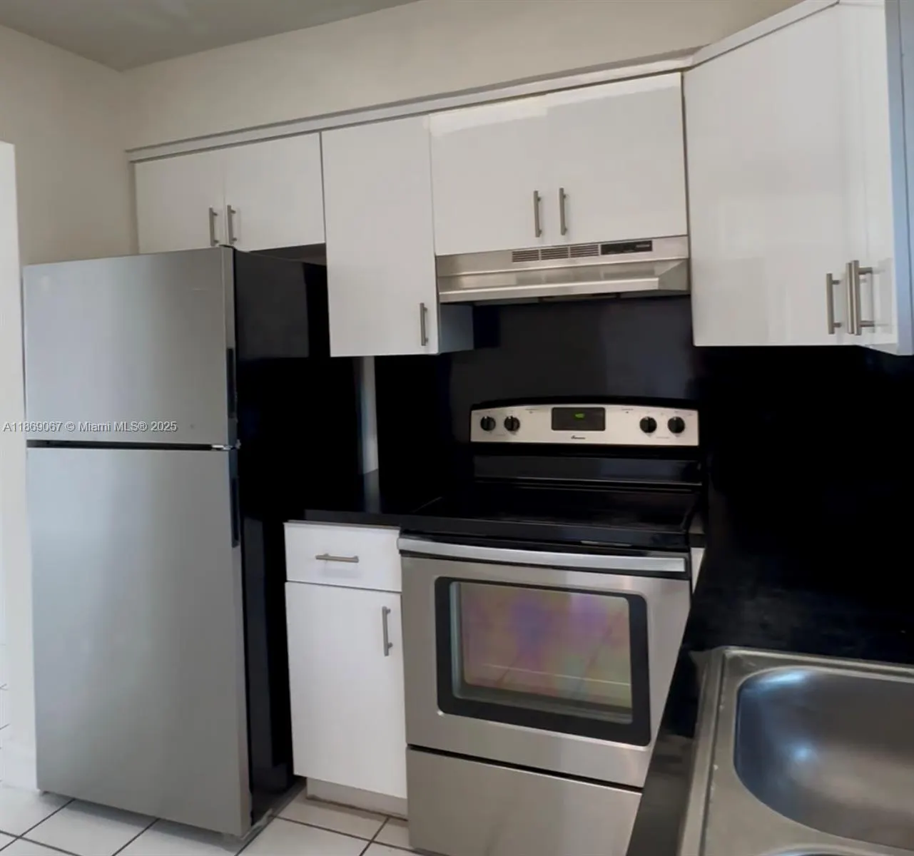941 NE 170th St, #302