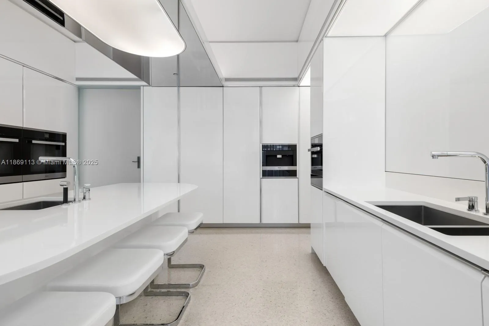 3315 Collins Ave, #10B