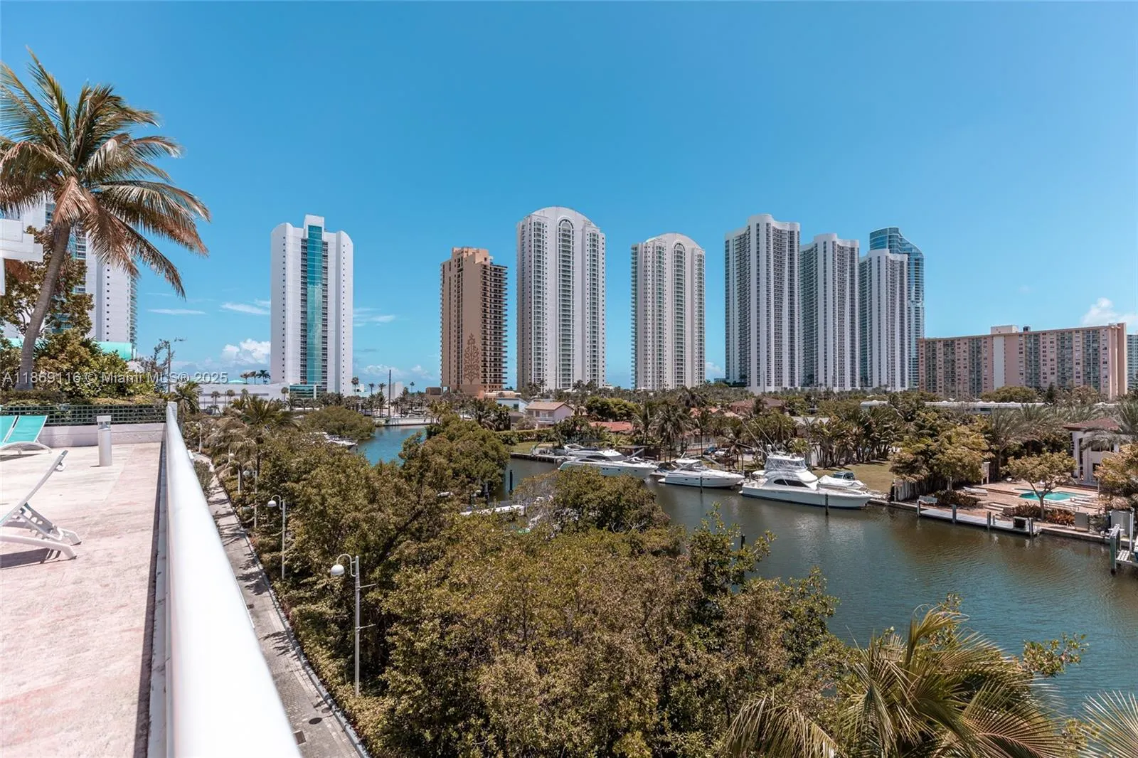 16500 Collins Ave, #655