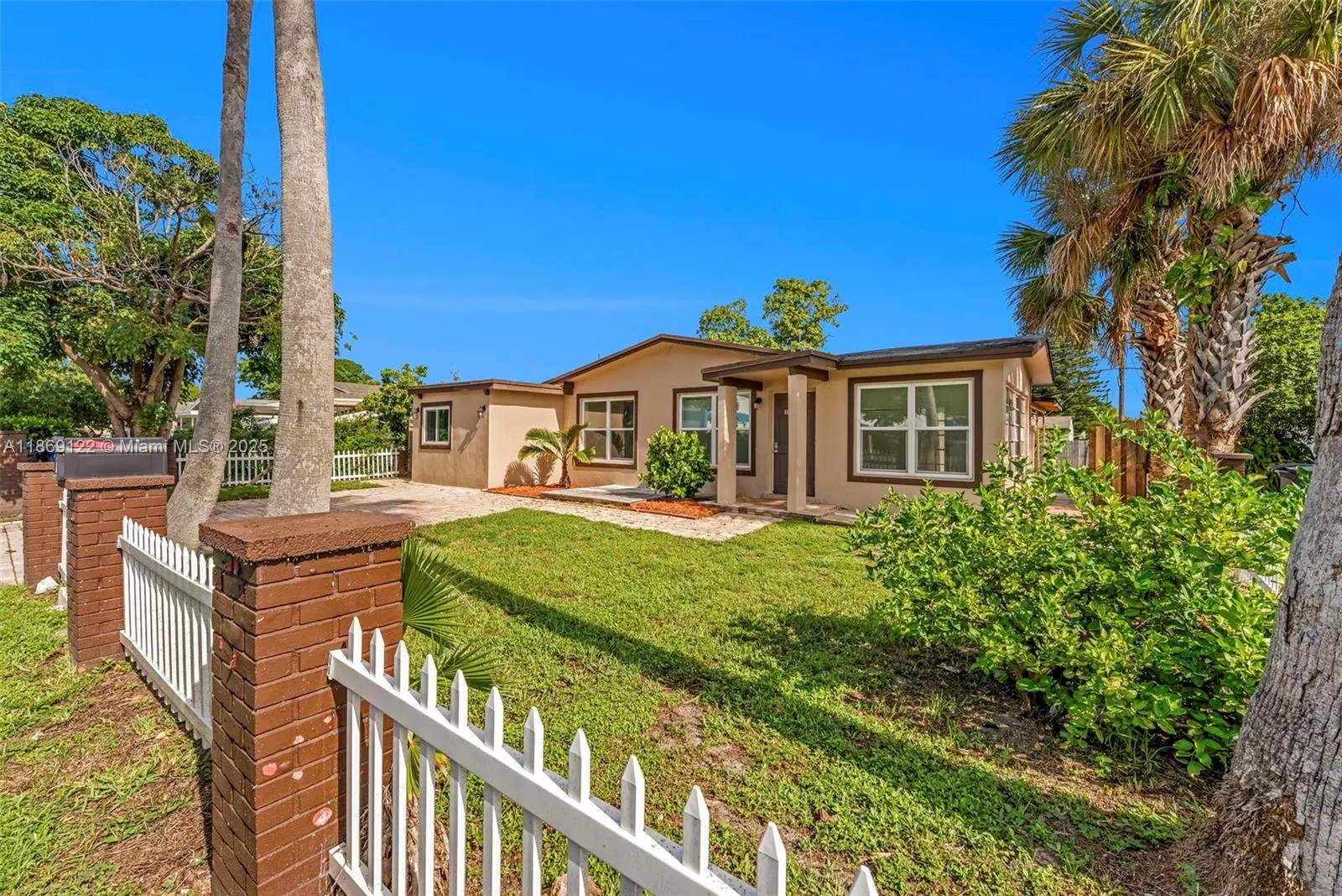 1131 SW 32nd Ct