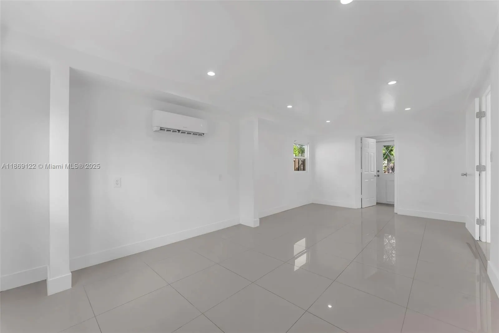 1131 SW 32nd Ct