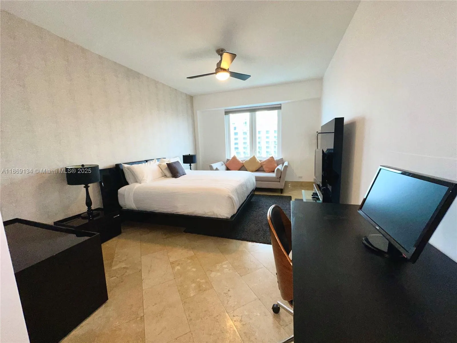 2301 Collins Ave, #PH5