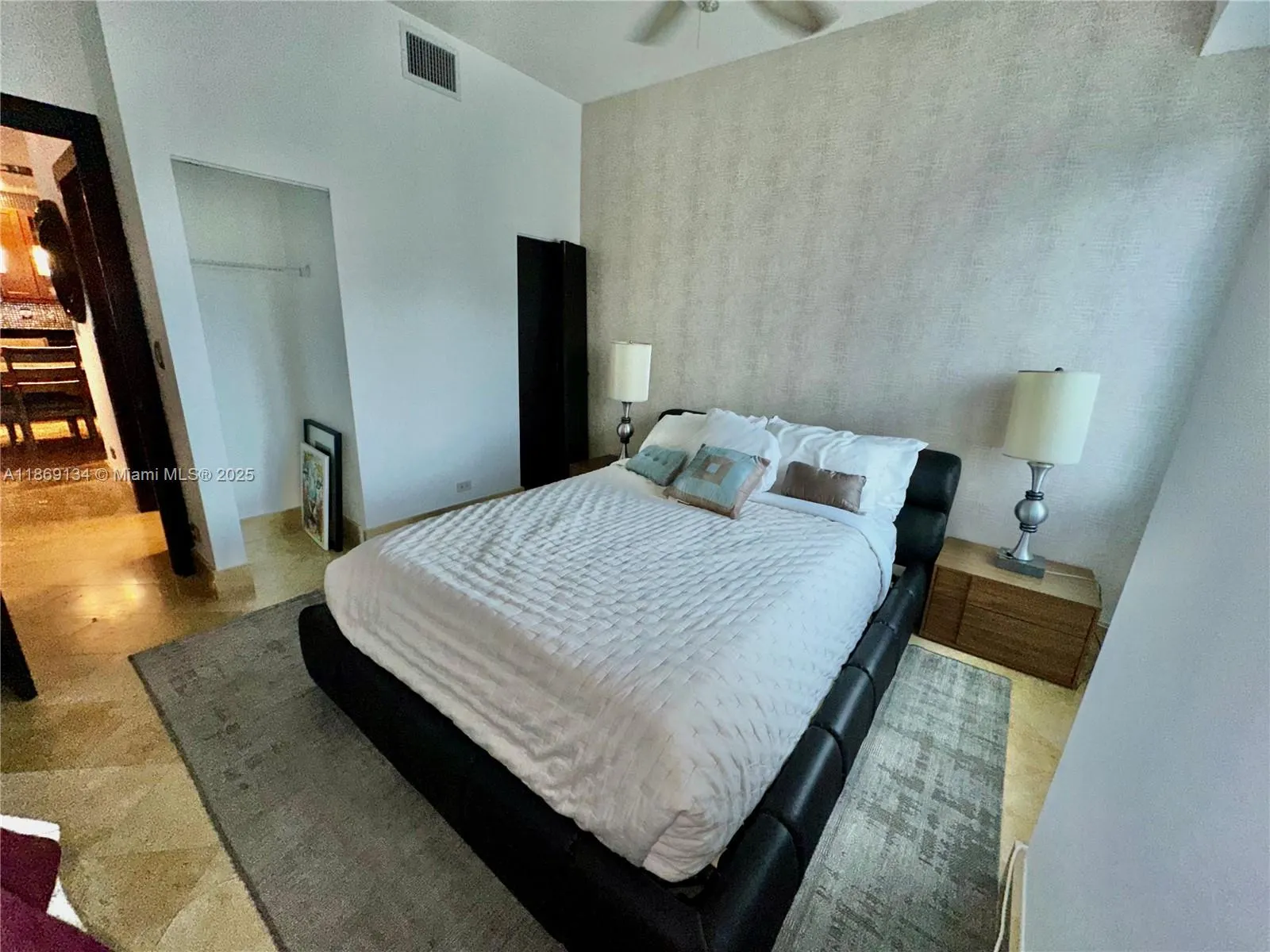 2301 Collins Ave, #PH5