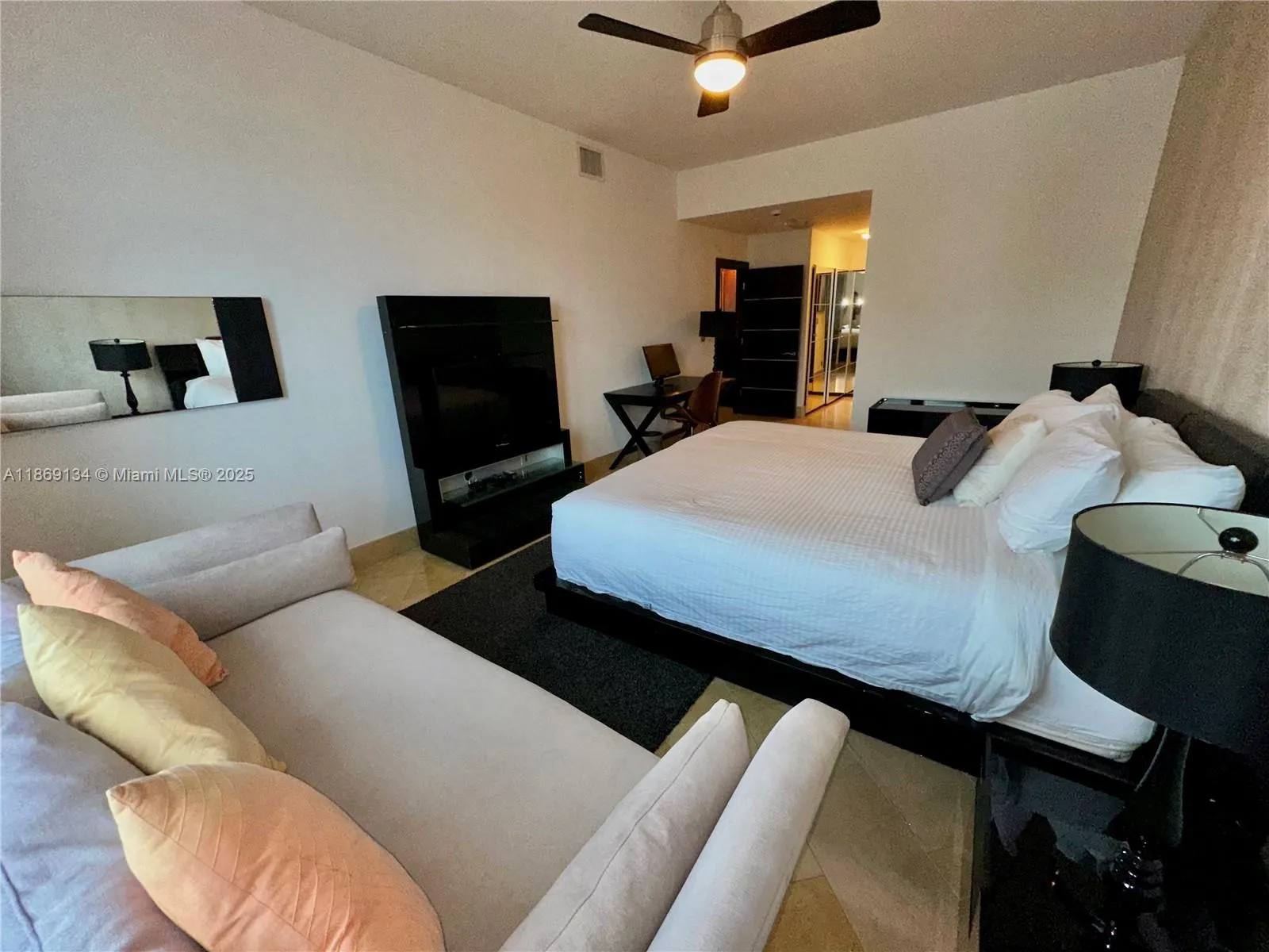 2301 Collins Ave, #PH5