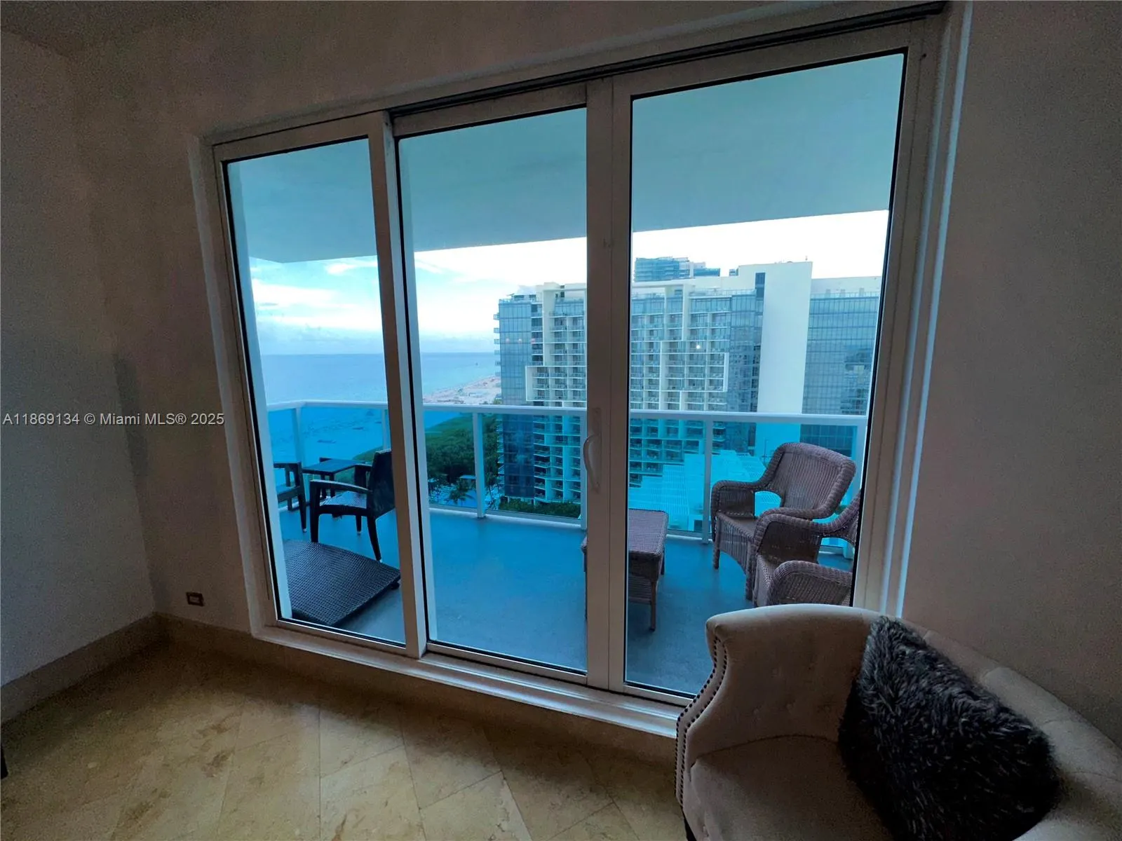 2301 Collins Ave, #PH5