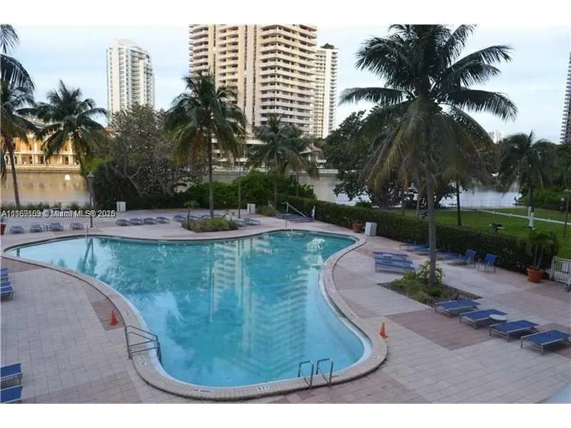19390 Collins Ave, #203
