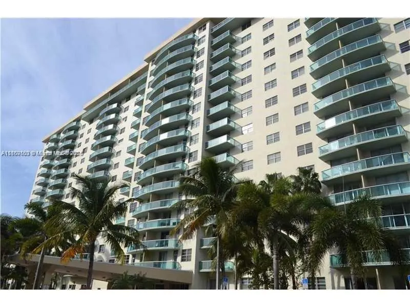 19390 Collins Ave, #203