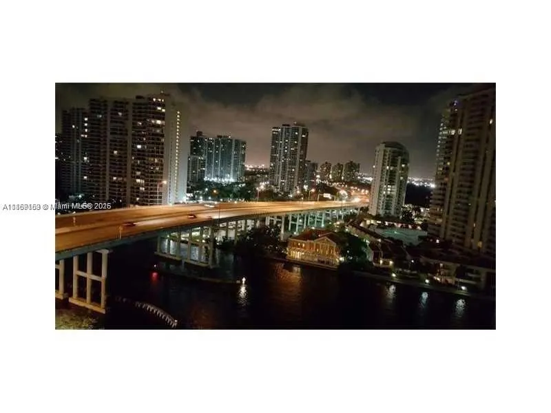 19390 Collins Ave, #203