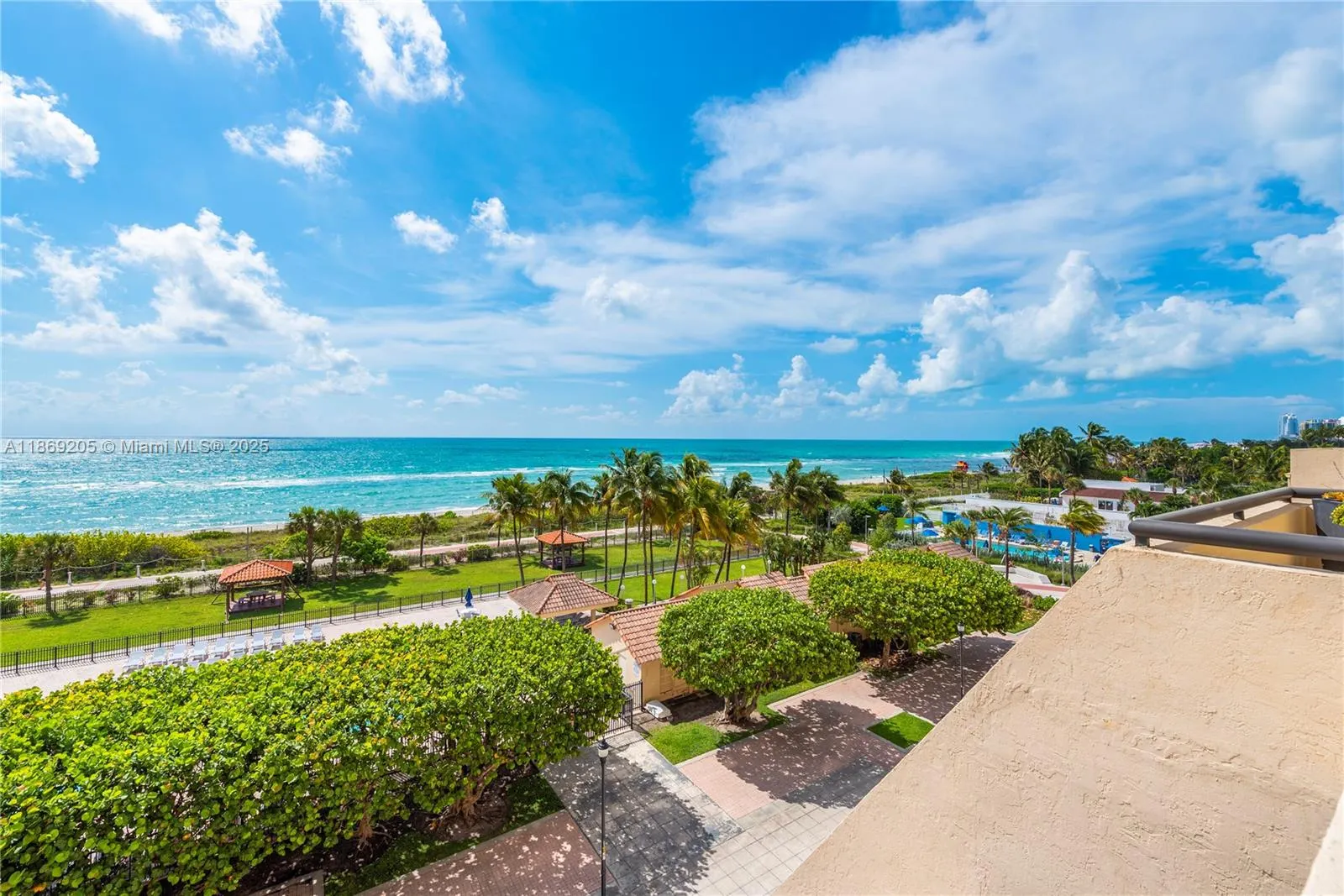 2555 Collins Ave, #607