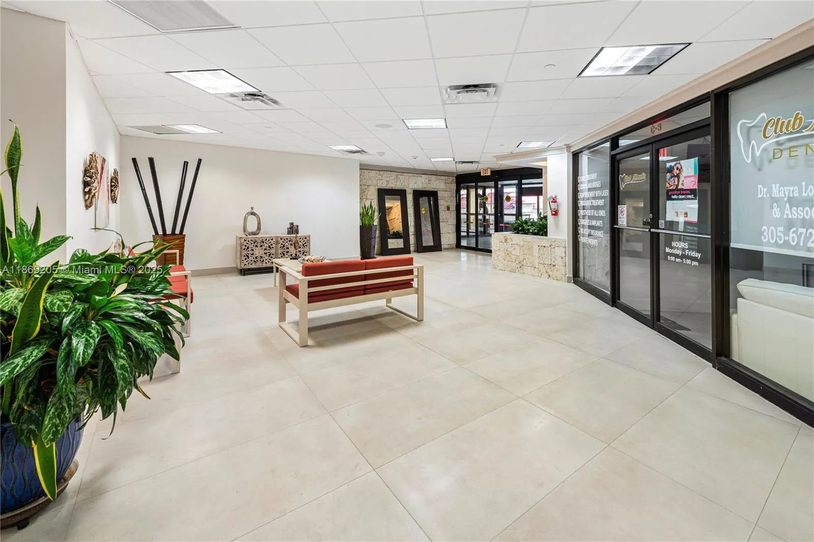 2555 Collins Ave, #607