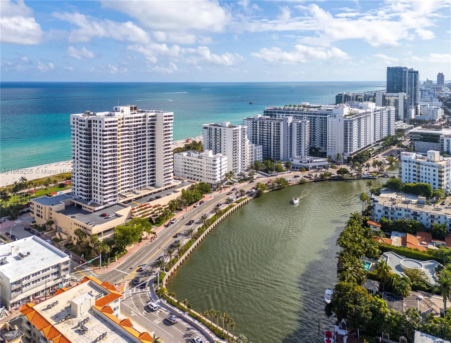 2555 Collins Ave, #607