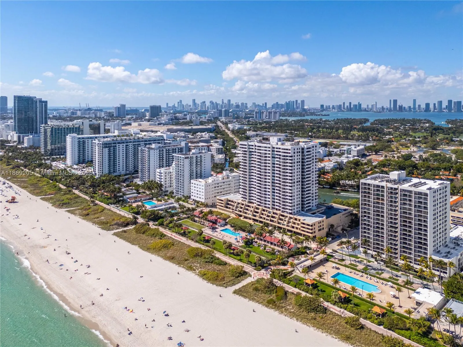 2555 Collins Ave, #607