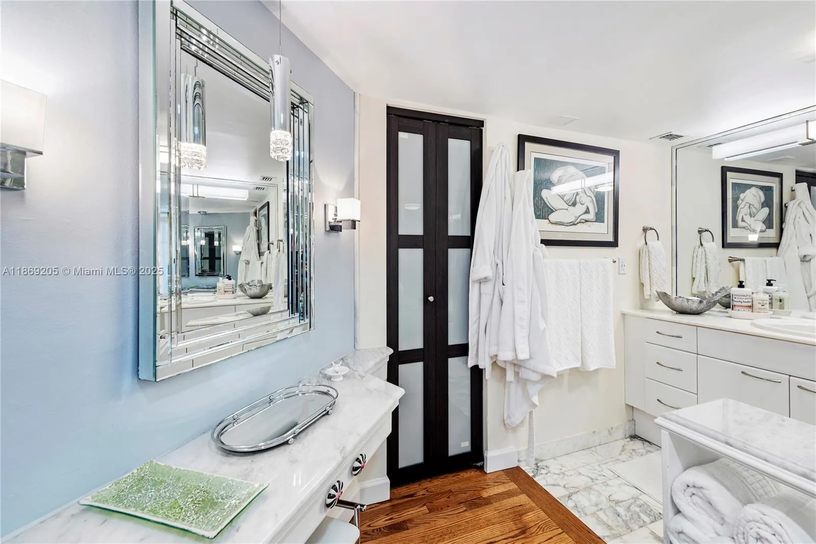 2555 Collins Ave, #607
