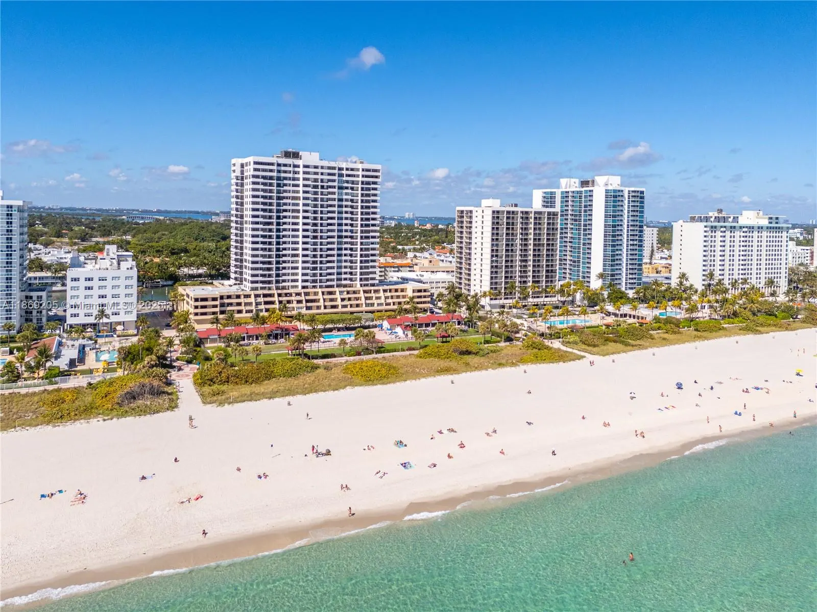 2555 Collins Ave, #607