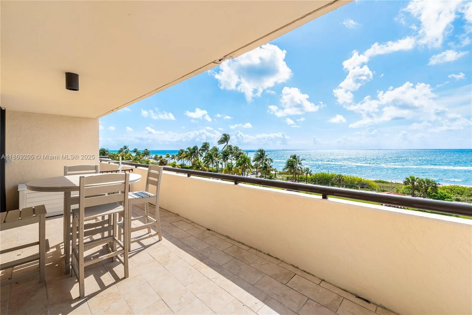 2555 Collins Ave, #607
