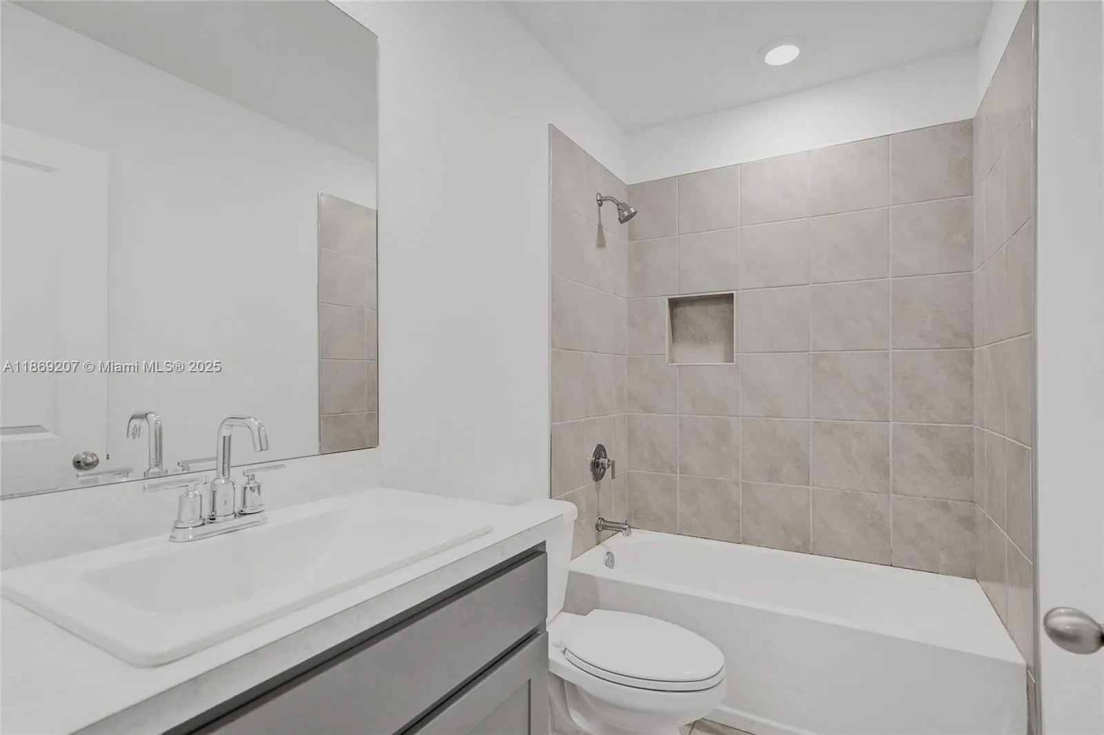 376 NW 8th Ct