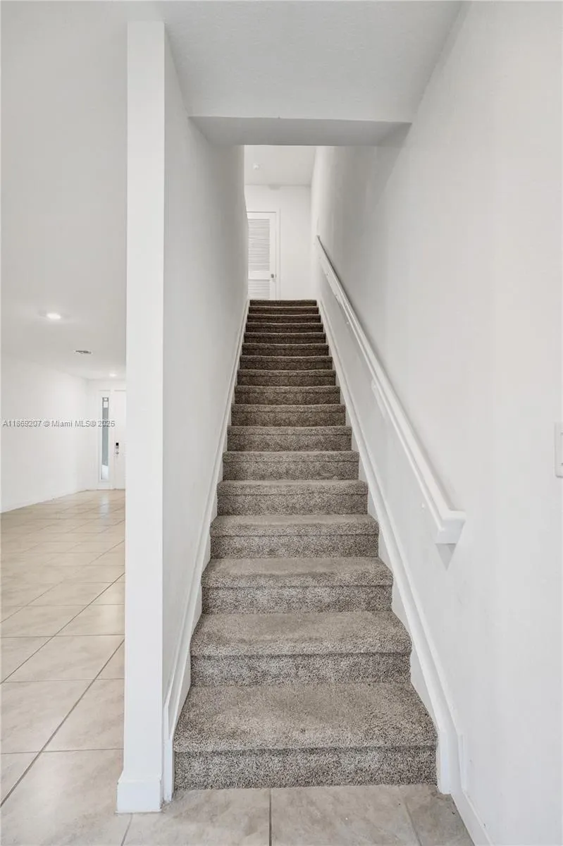 376 NW 8th Ct