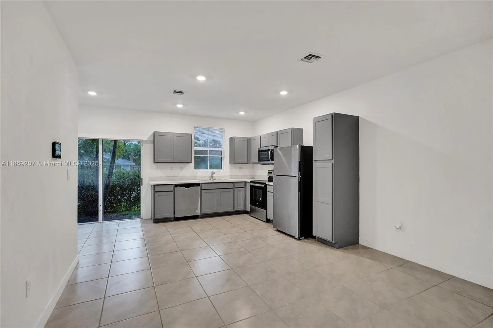 376 NW 8th Ct