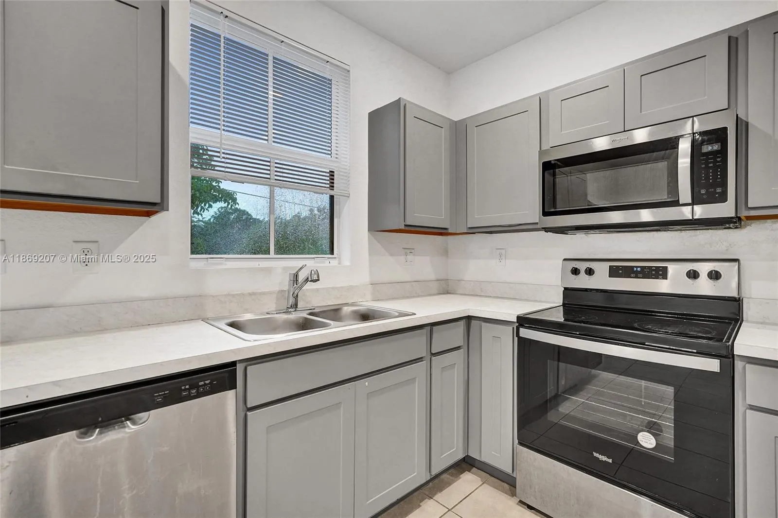 376 NW 8th Ct