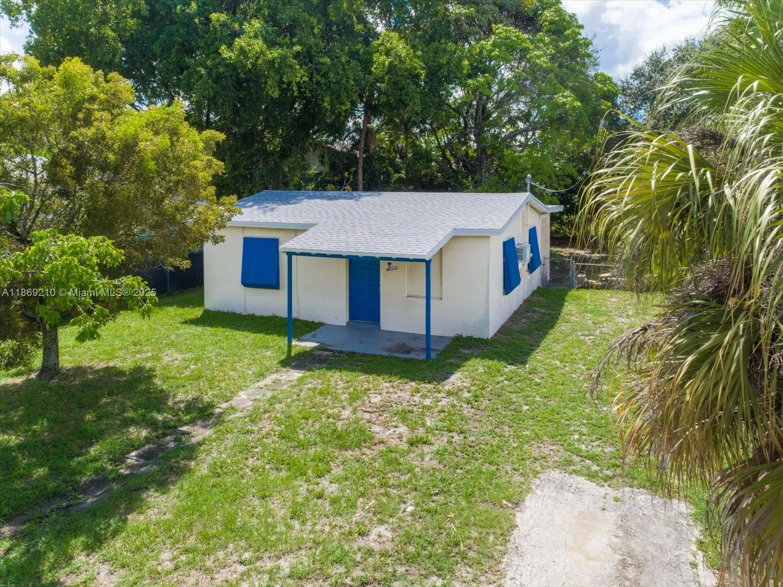 429 NW 14th Ter