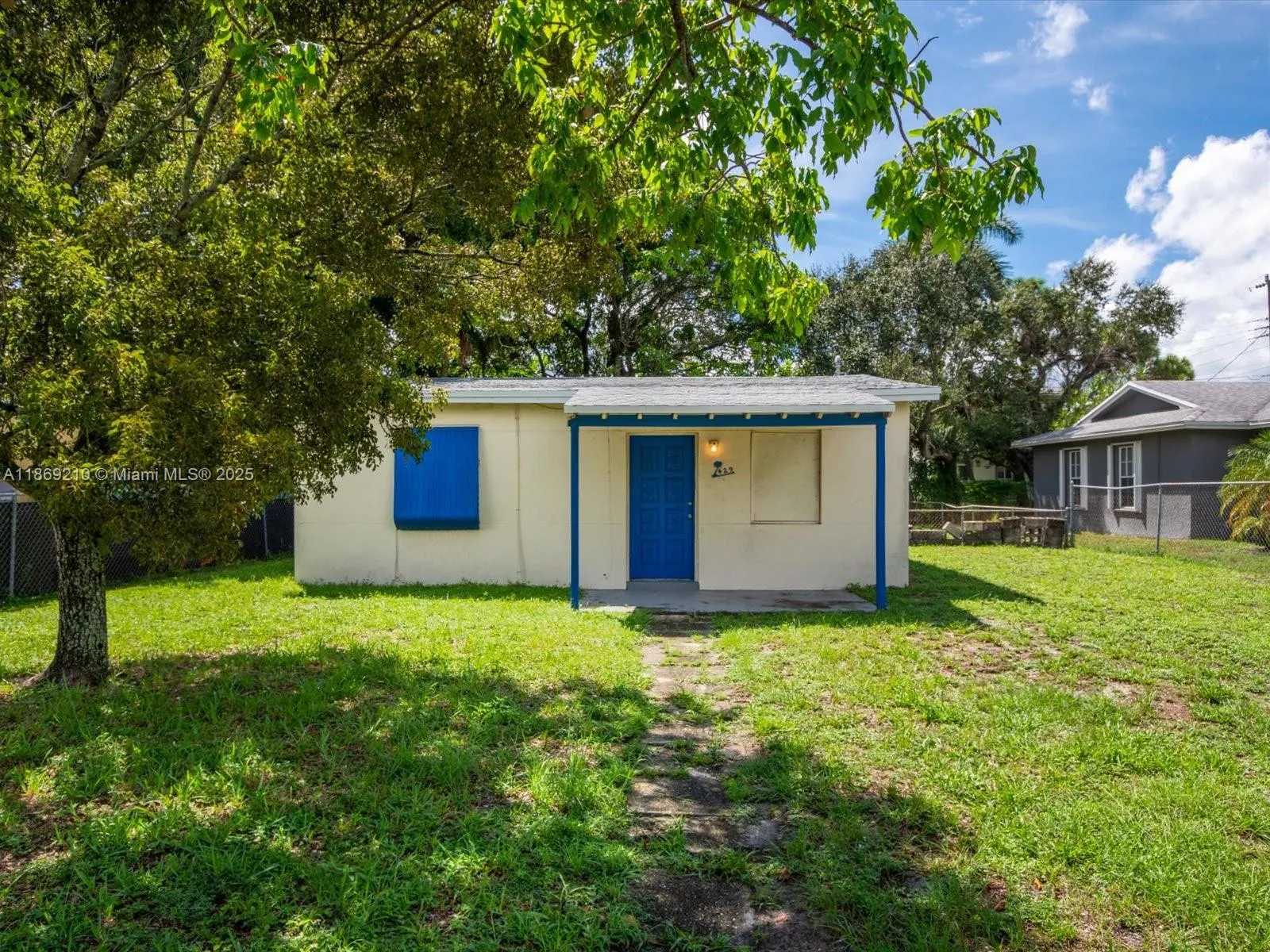 429 NW 14th Ter