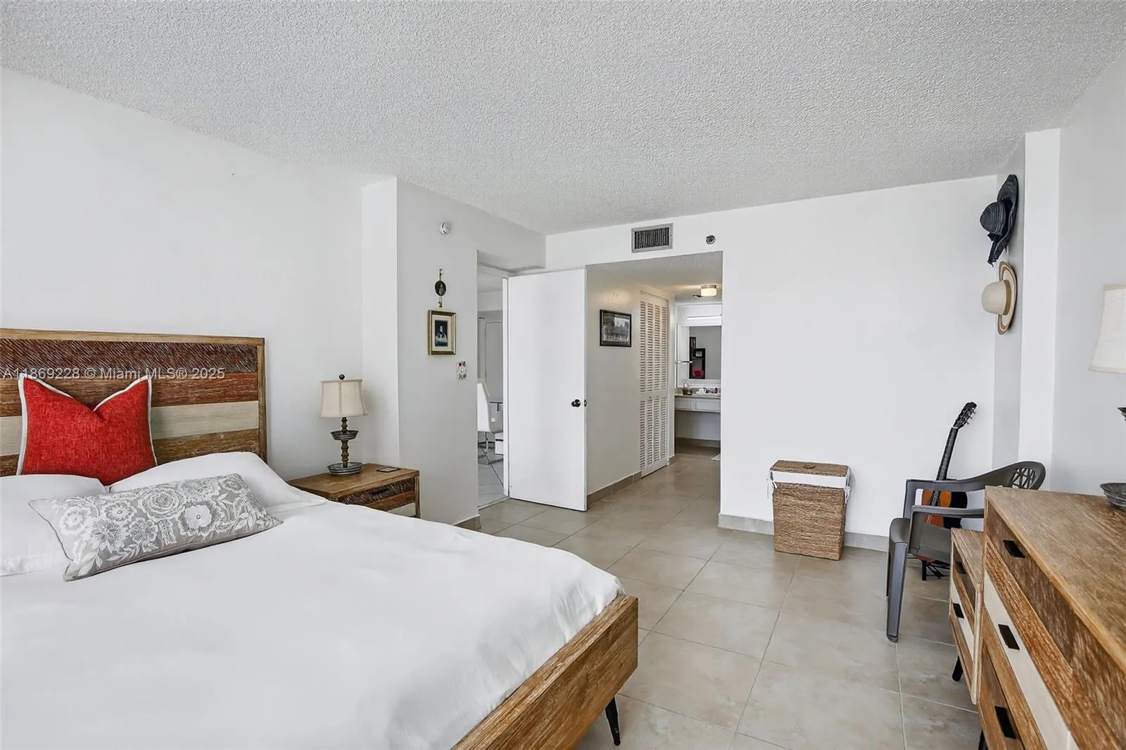 210 174th St, #1703