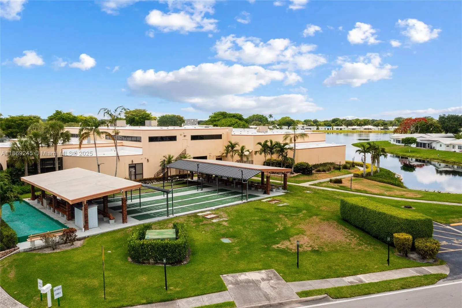 1441 W Campanelli Dr