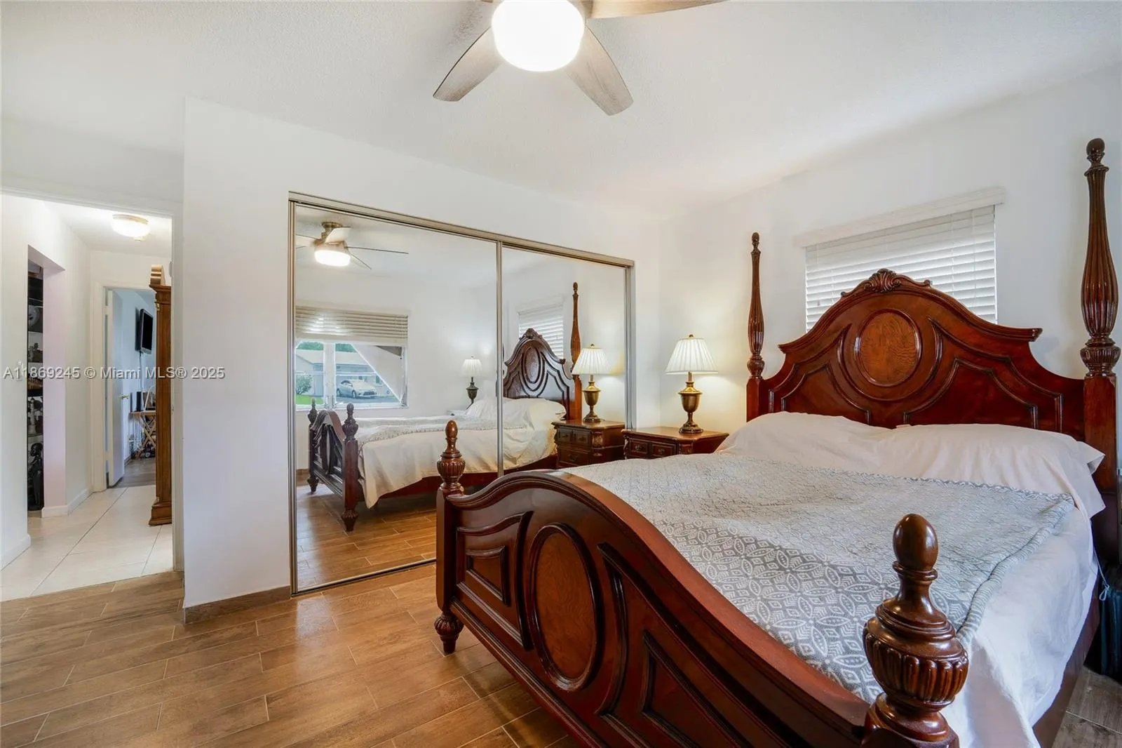 1441 W Campanelli Dr