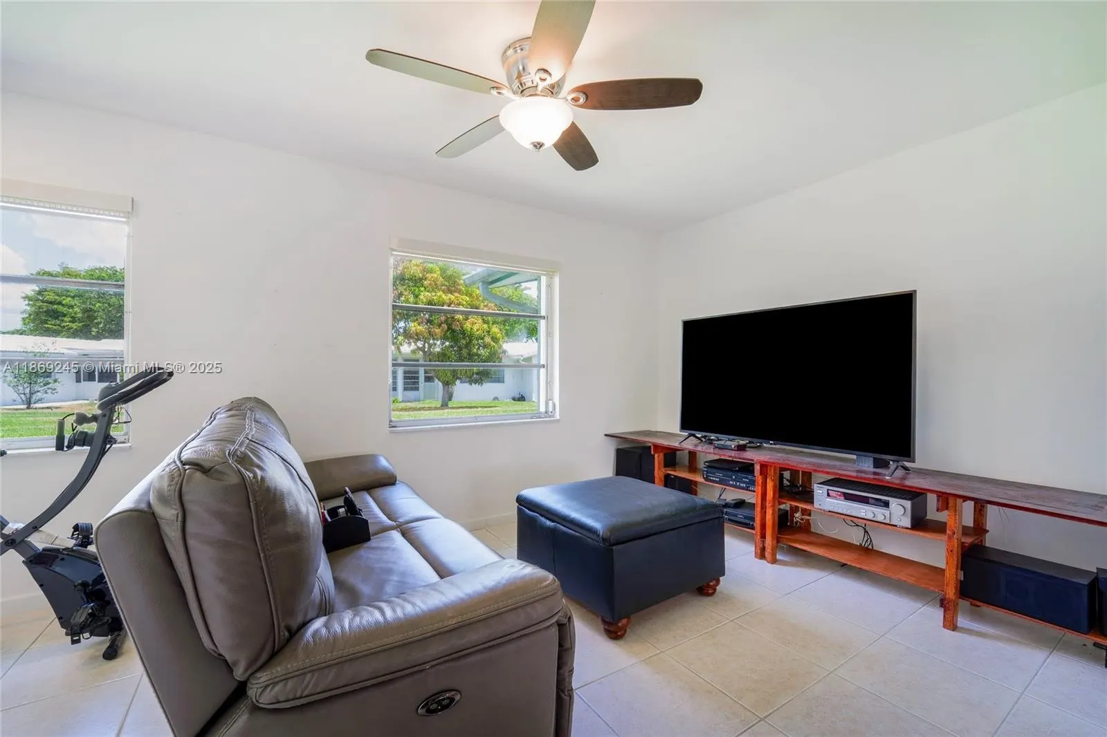 1441 W Campanelli Dr