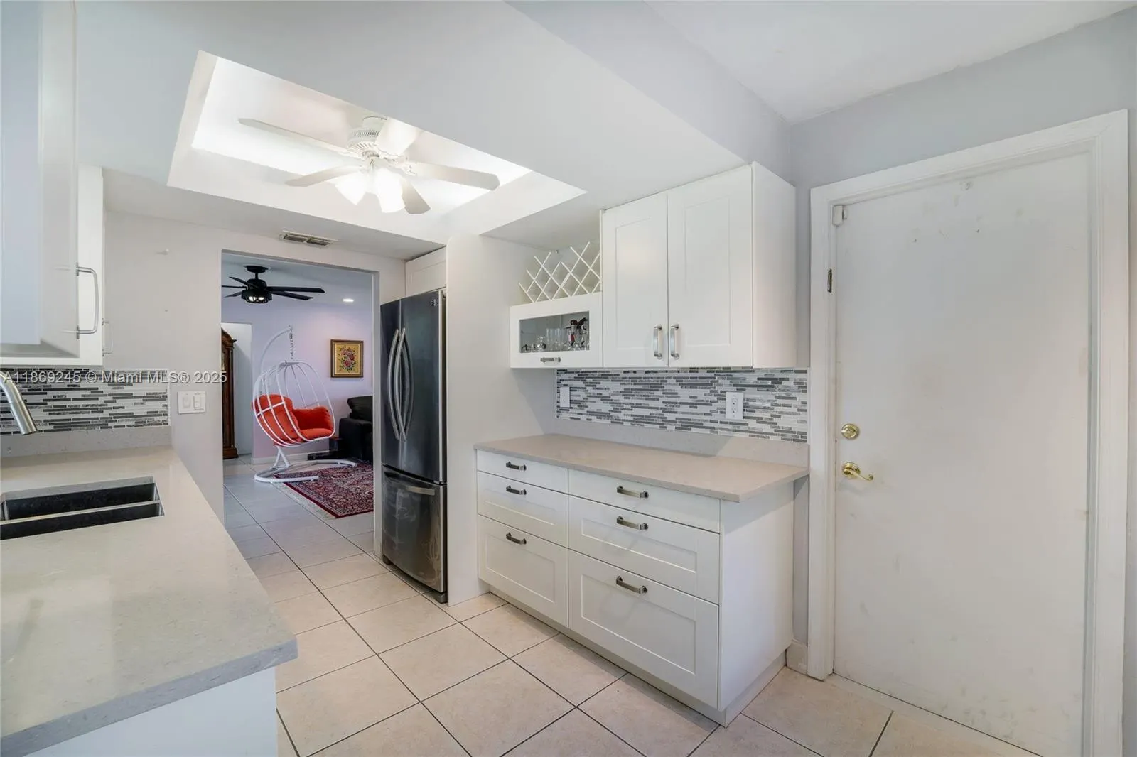 1441 W Campanelli Dr