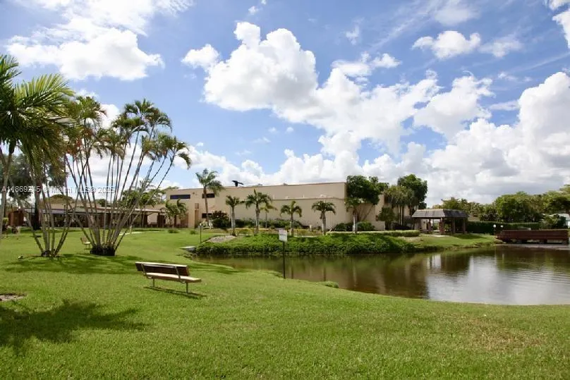 1441 W Campanelli Dr