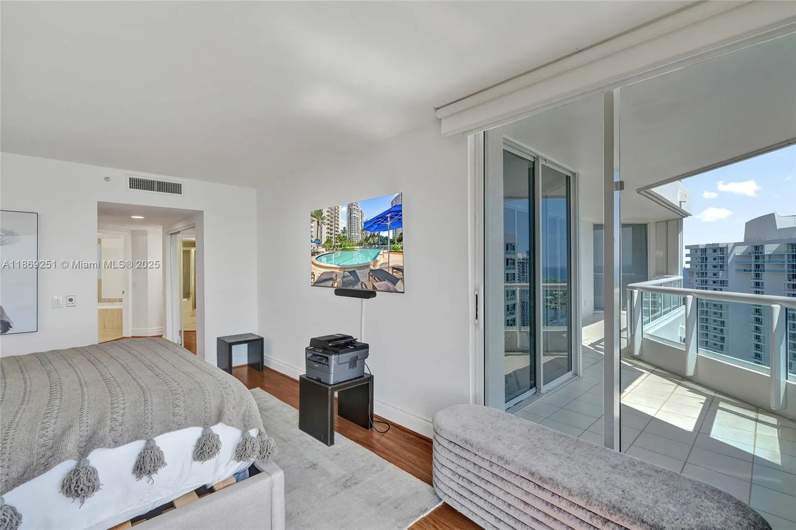 21205 Yacht Club Dr, #3103