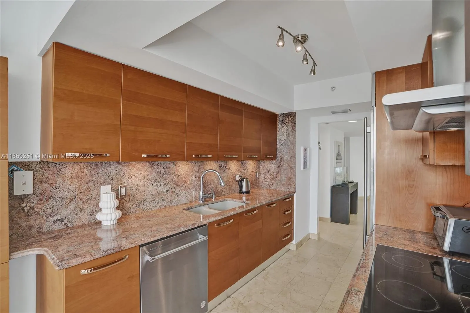 21205 Yacht Club Dr, #3103