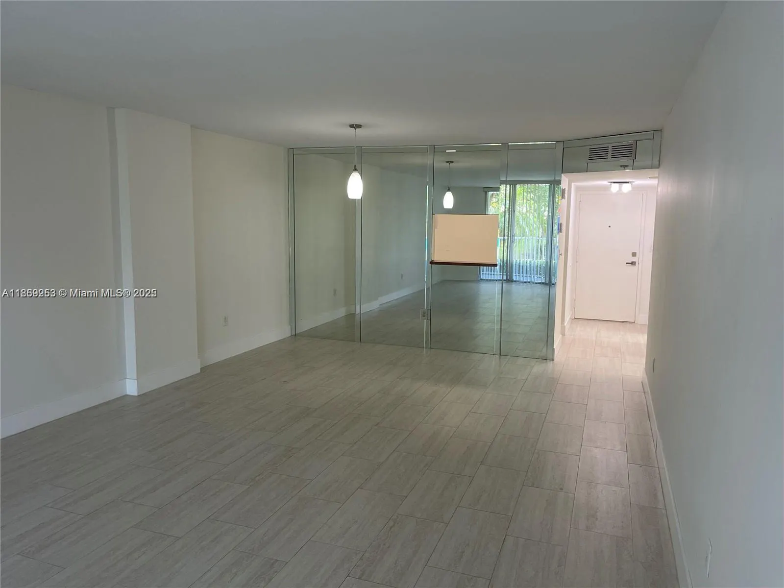 2851 NE 183rd St, #110E