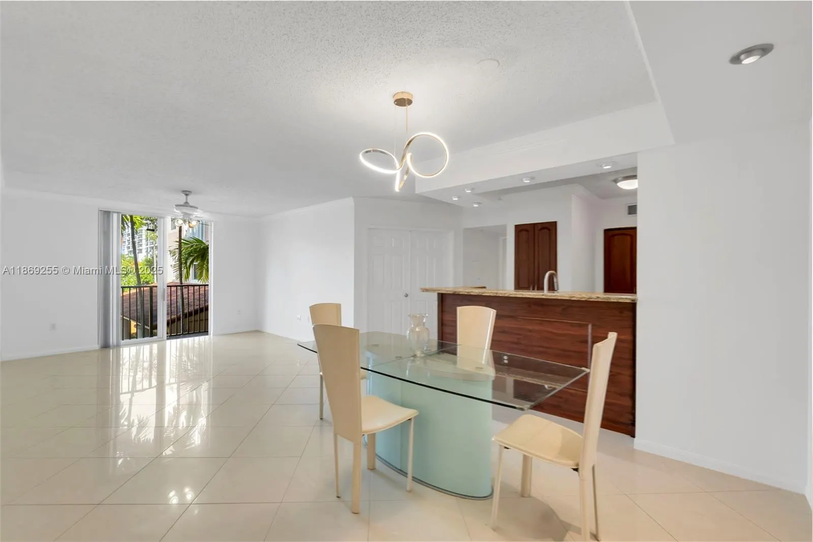 1900 Van Buren St, #206B