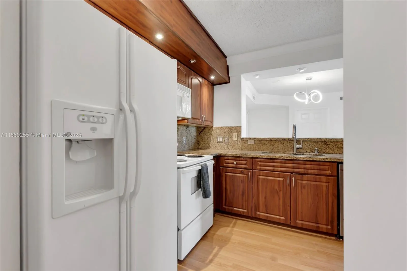 1900 Van Buren St, #206B