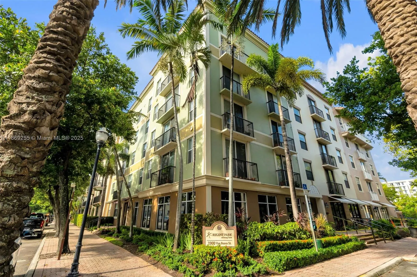 1900 Van Buren St, #206B