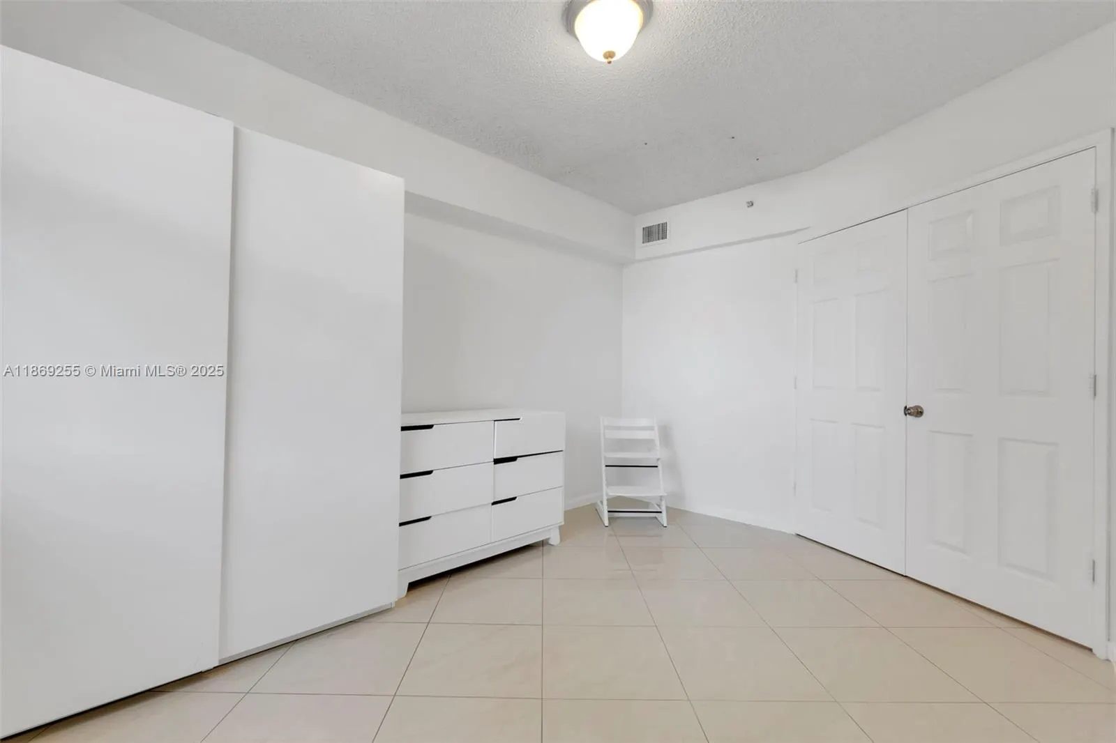 1900 Van Buren St, #206B