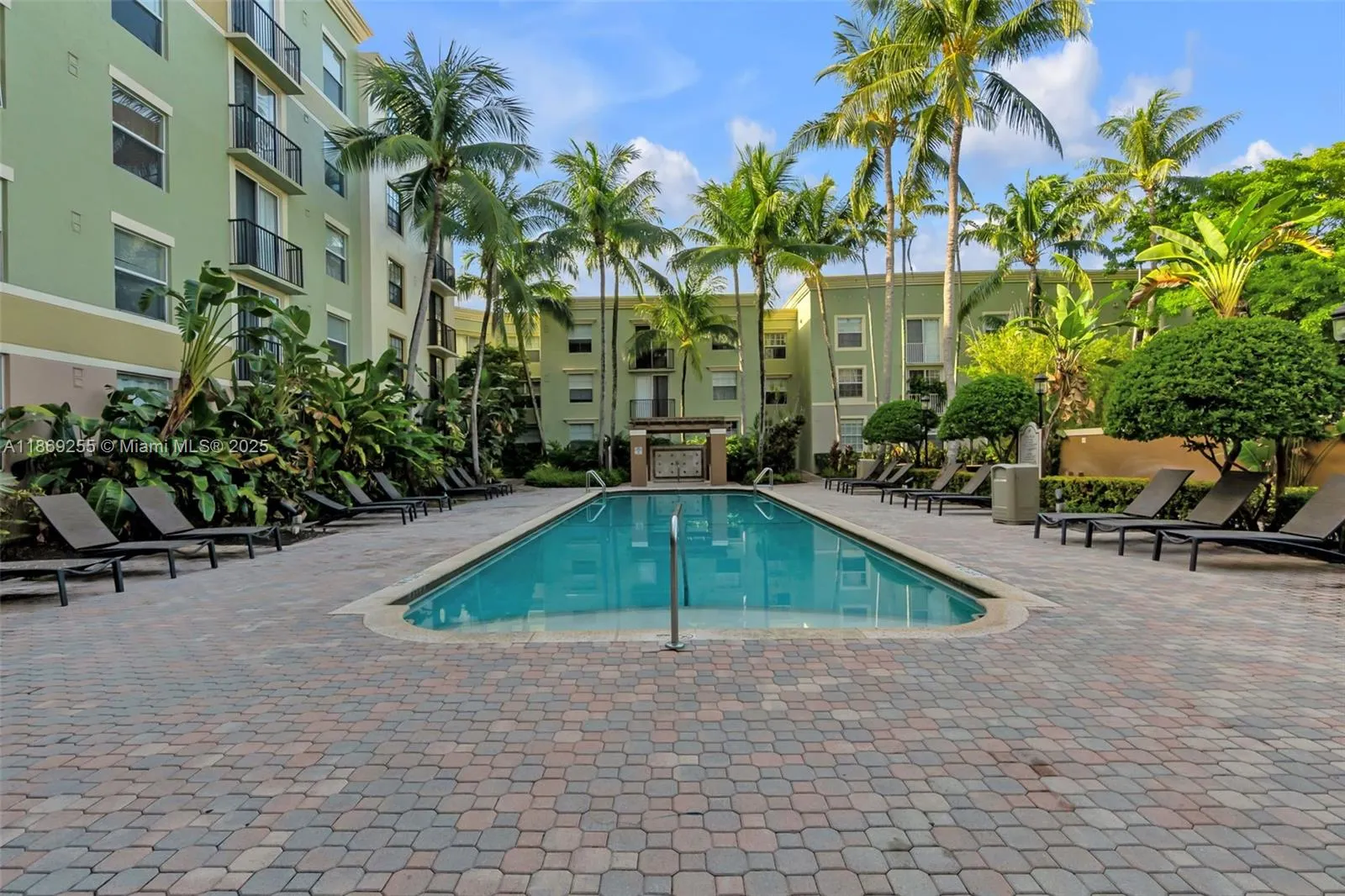 1900 Van Buren St, #206B