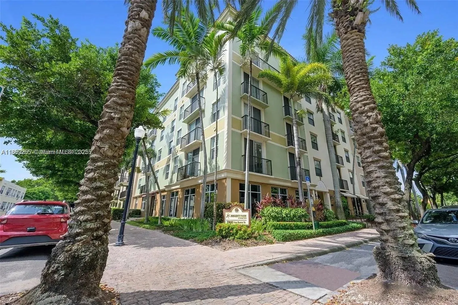 1900 Van Buren St, #206B