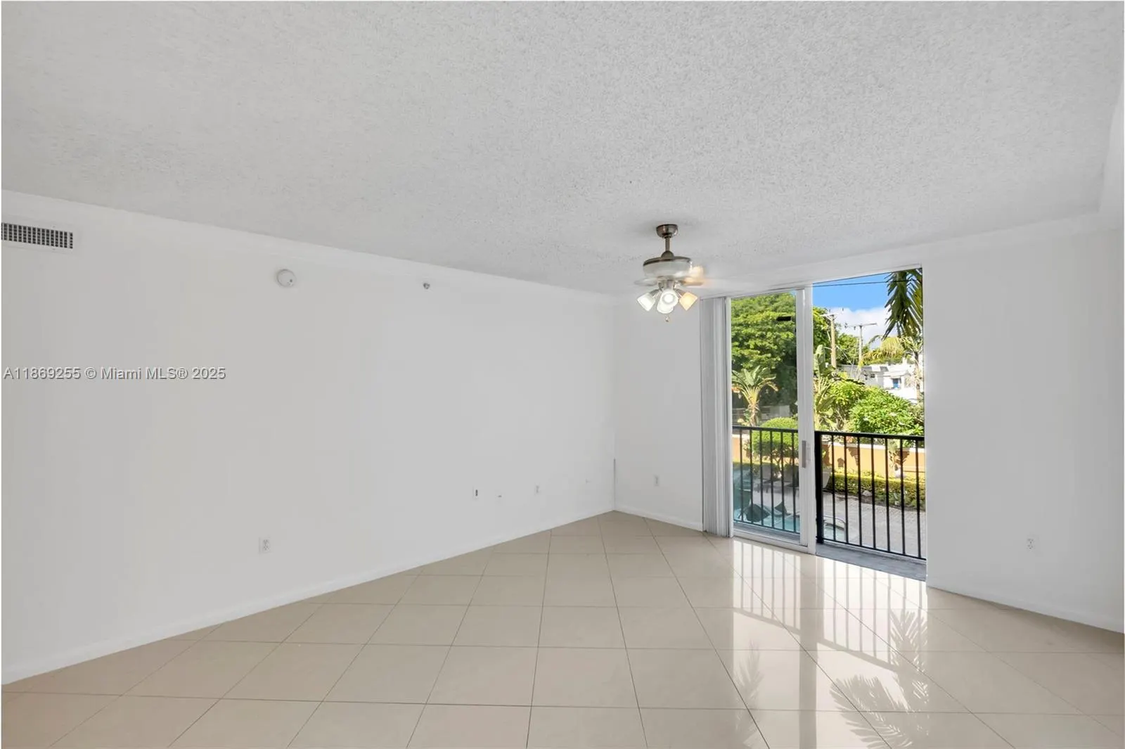1900 Van Buren St, #206B