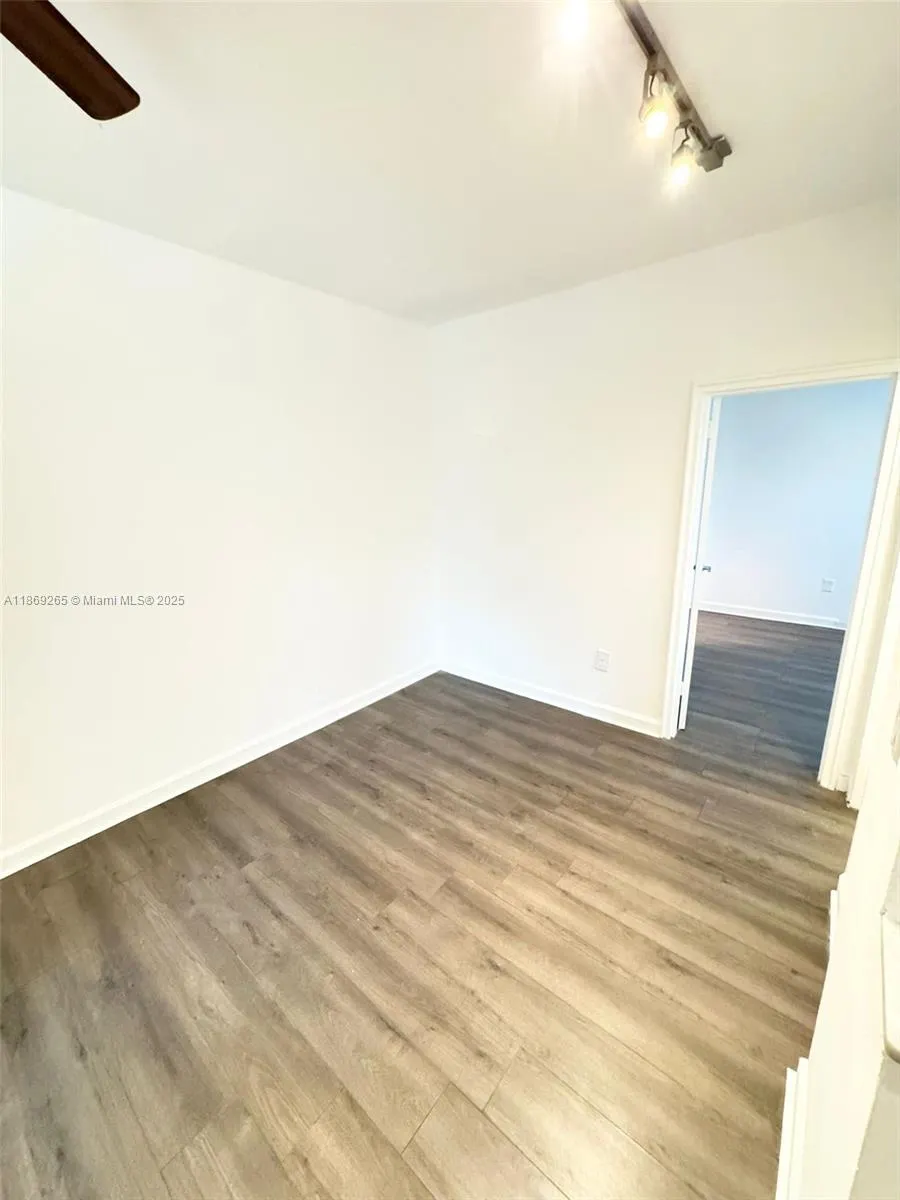 1611 Euclid Ave, #9