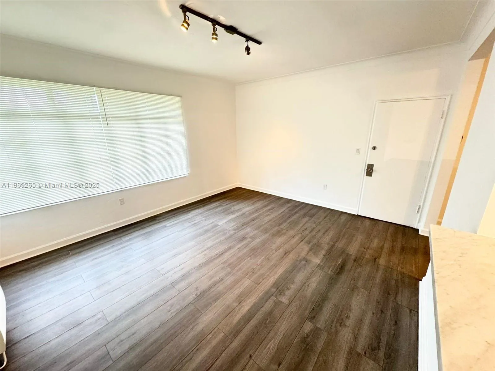 1611 Euclid Ave, #9