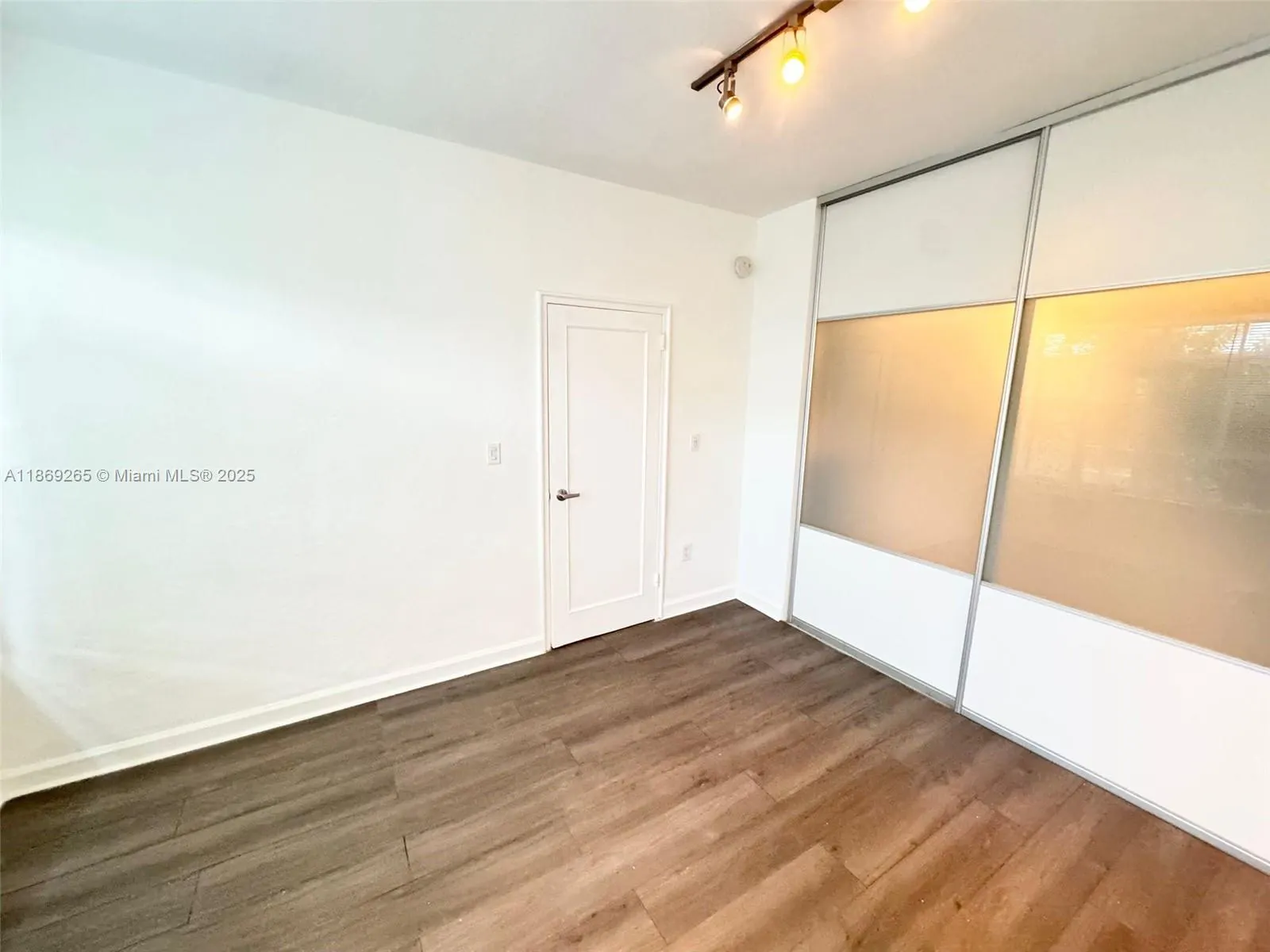 1611 Euclid Ave, #9