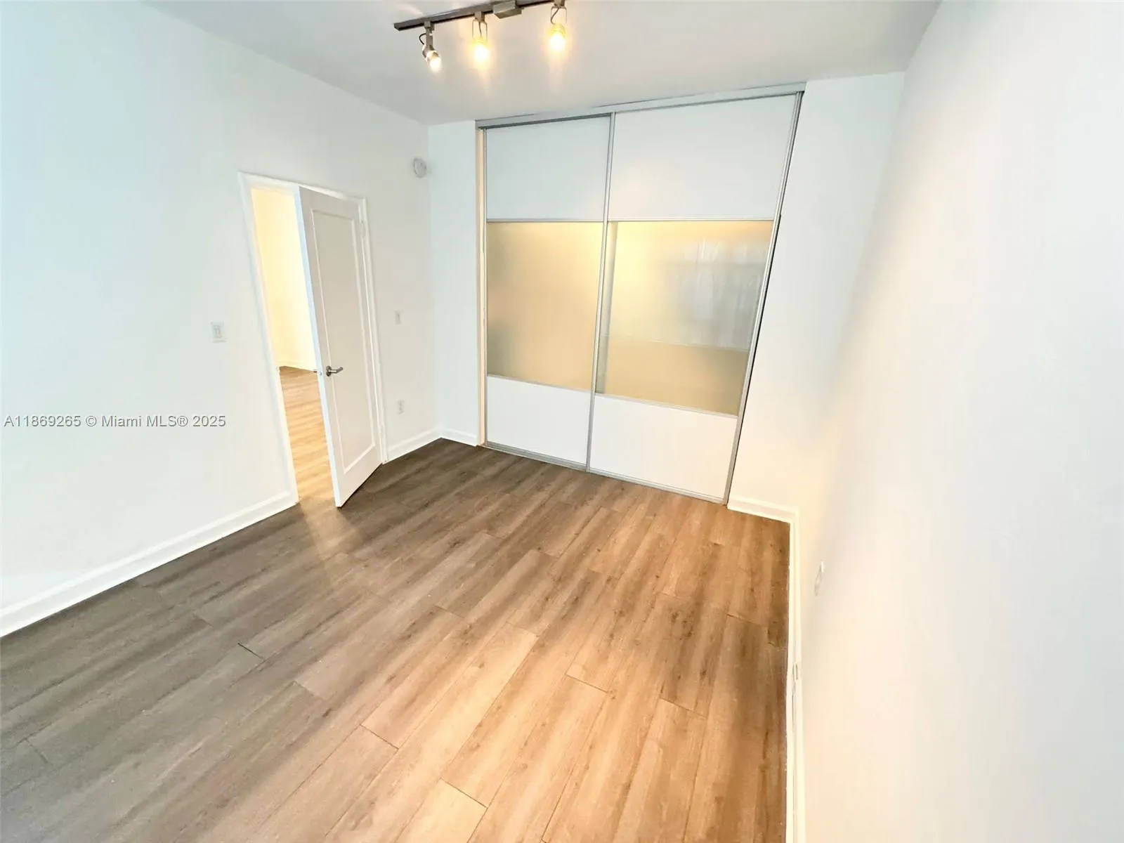 1611 Euclid Ave, #9
