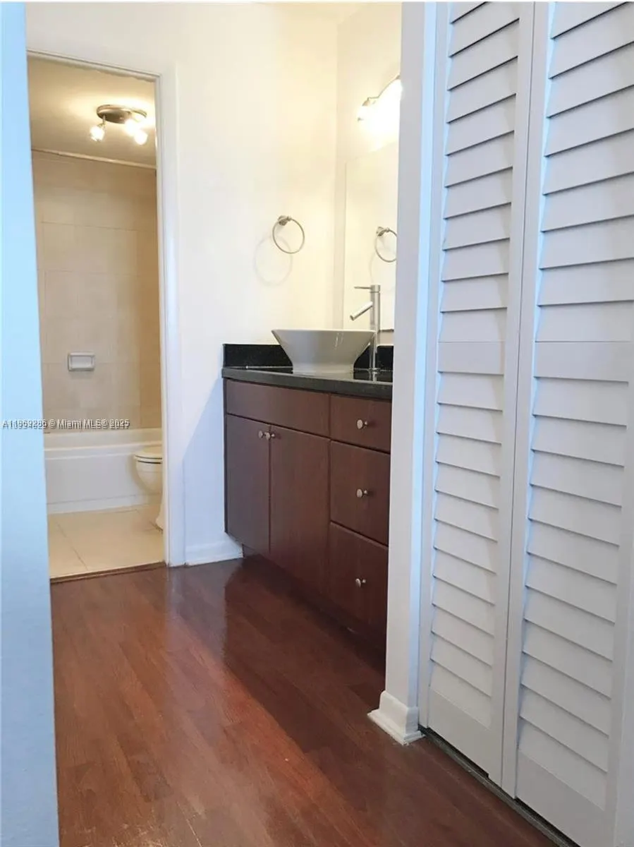 6900 Bay Dr, #7F