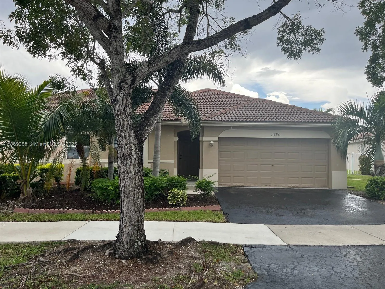 1876 Andromeda Ln, #1876